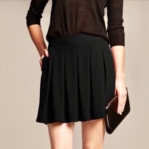 Banana Republic Black Pleated Skirt